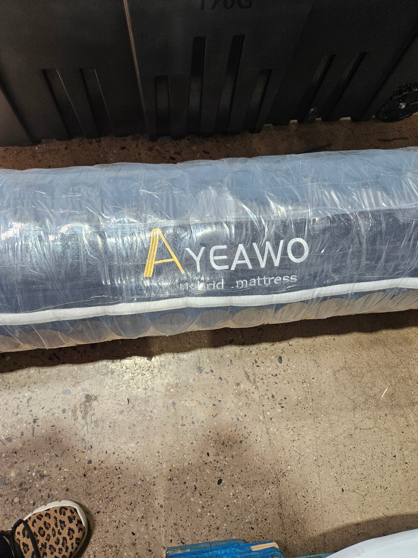 (New, rolled up in package) Ayeawo Hybrid Mattress, King Size with Gel Memory Foam