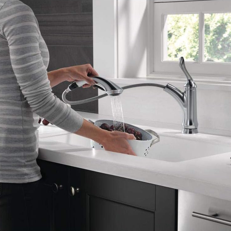 Delta Linden Single Handle Pull-Out Kitchen Faucet