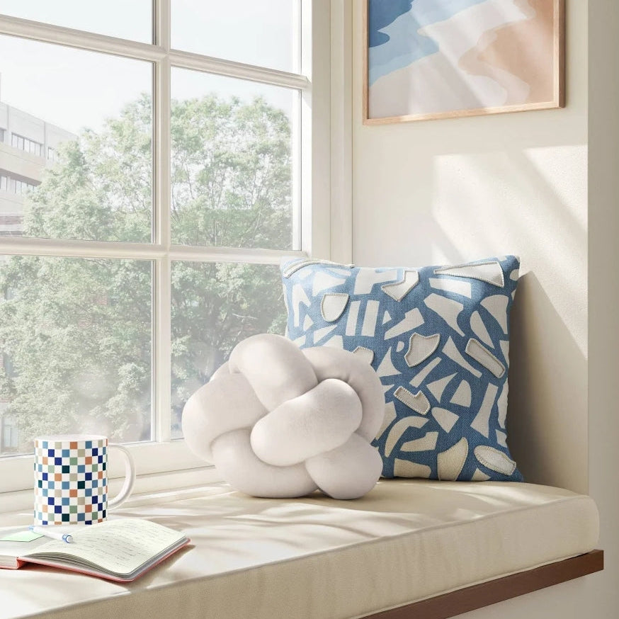(New) Shaped Knot Pillow