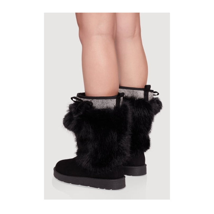 Women's Trendy Faux Fur Lined Faux Suede Pom Pom Detail Booties