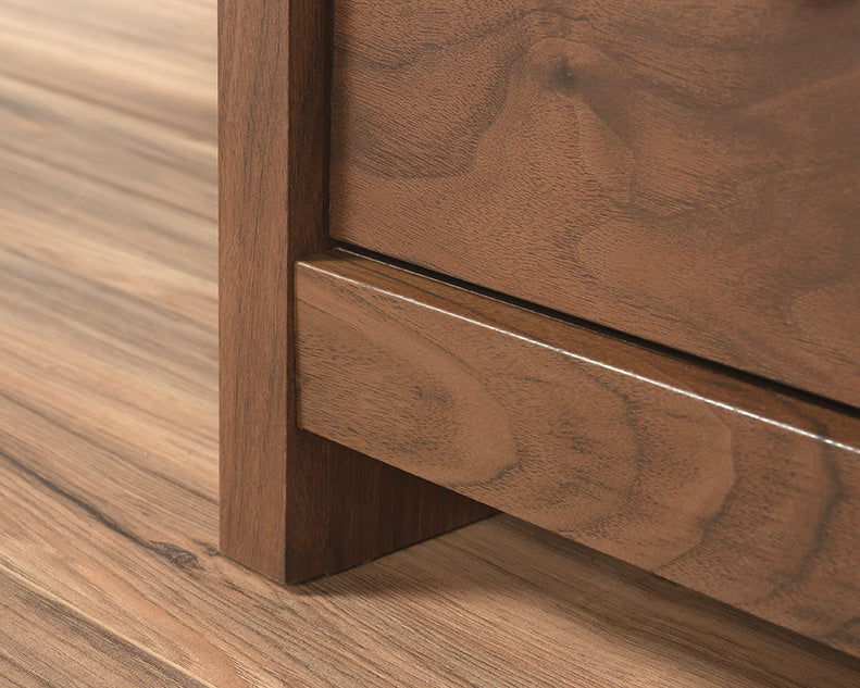 4-Drawer Dresser Chest in Grand Walnut