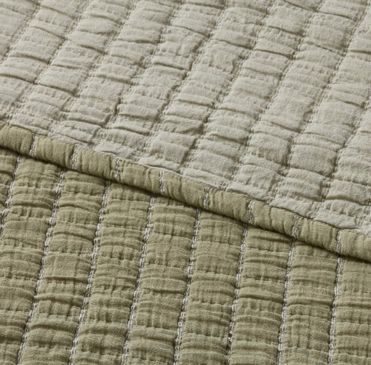 Full/Queen Yarn Dye Crinkle Grid Quilt Moss Green Threshold Weave, Machine Washable