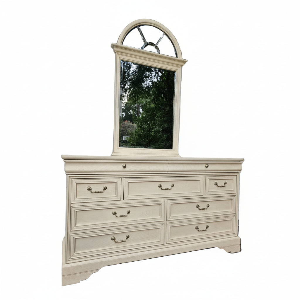 Chez Michelle Dresser and Mirror