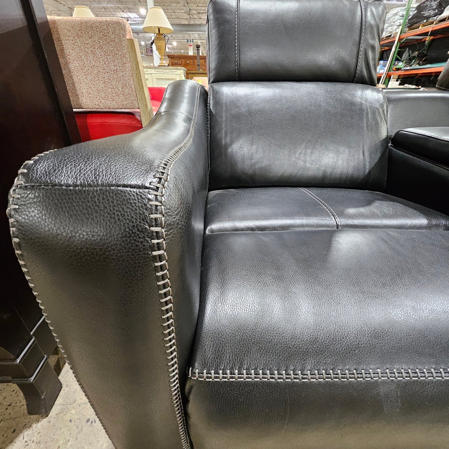 Giorno Leather Power Loveseat