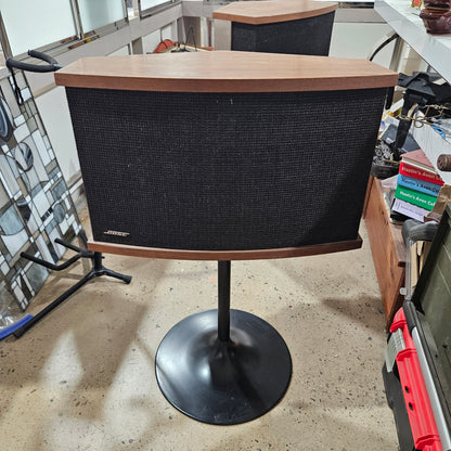 VINTAGE BOSE 901 SERIES V SPEAKERS With Tulip Base