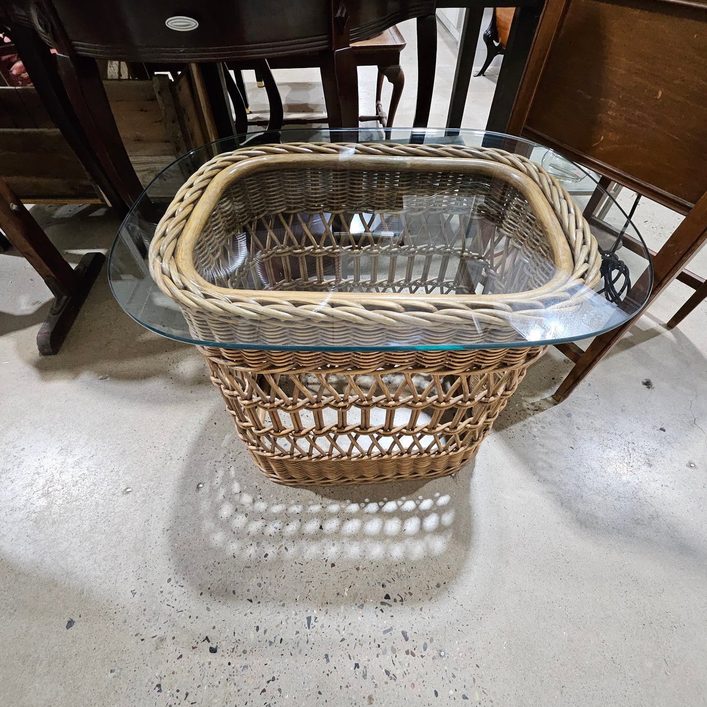 1980s Vintage Lloyd Flanders Coastal Boho Chic Thick Rattan & Bentwood Side Table