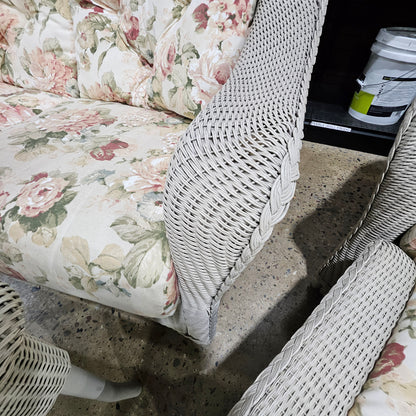 6 Piece Wicker Set with cushions