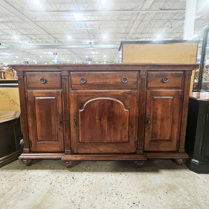 21st Century Nichols & Stone Traditional Maple Country Estates Credenza