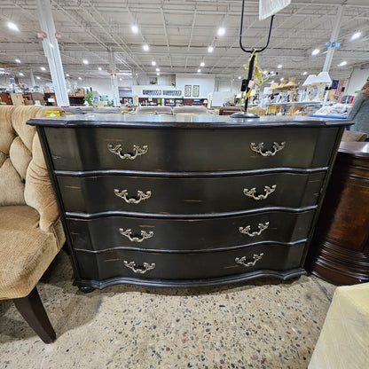 (New) Vintage-Style Serpentine Chest