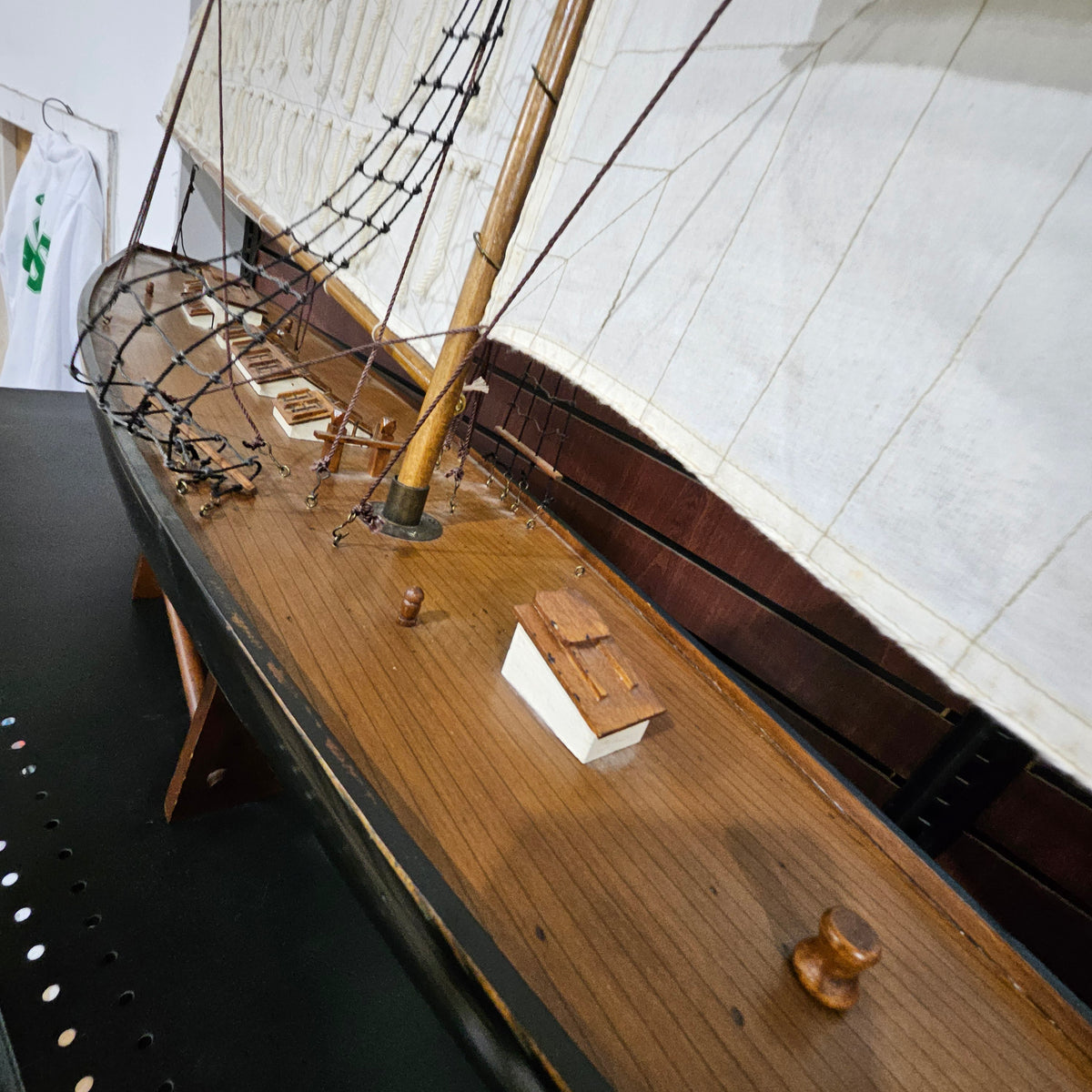 Authentic Models Americas Cup Yacht Columbia 1901, French Finish