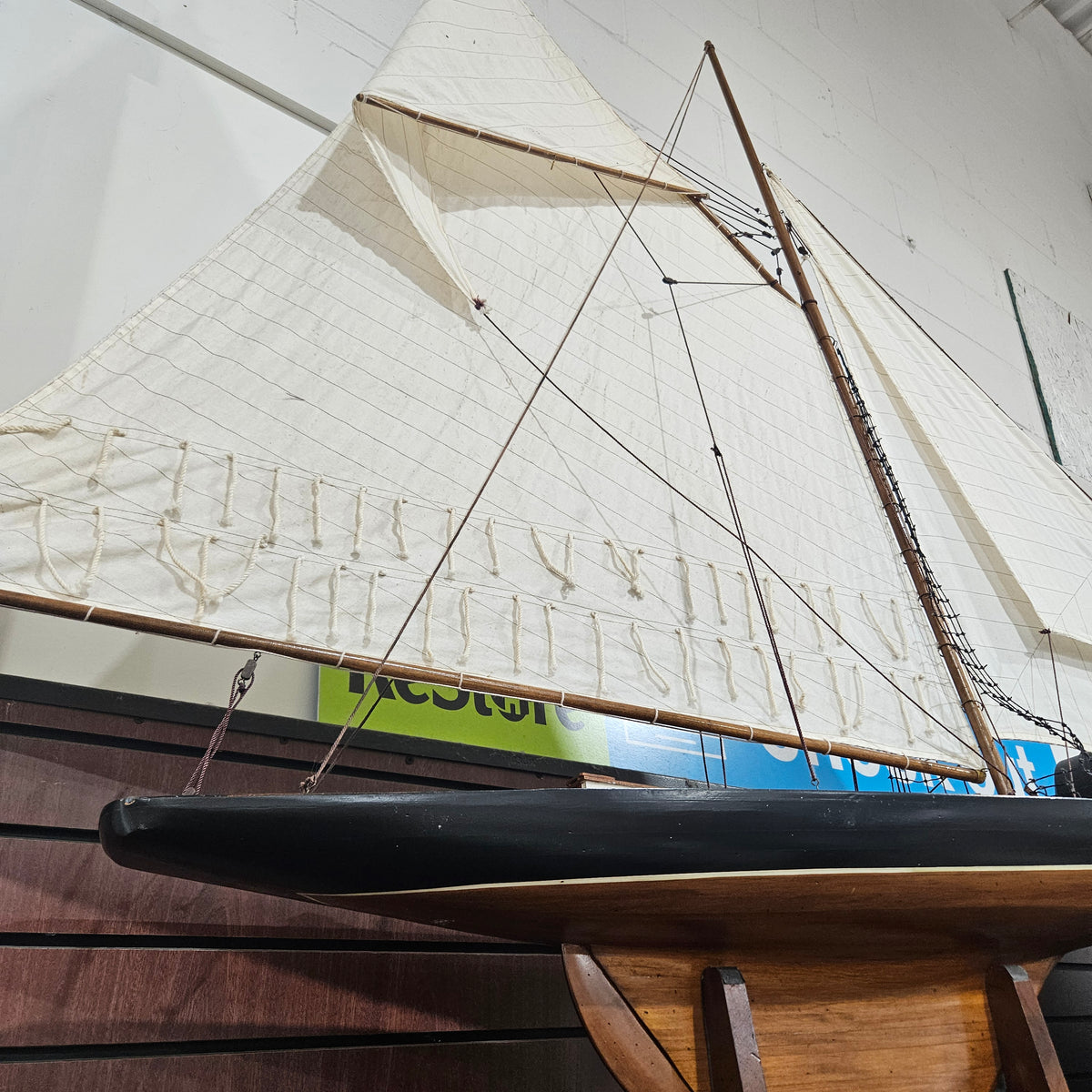 Authentic Models Americas Cup Yacht Columbia 1901, French Finish