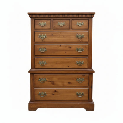 Link-Taylor Colonial Pine 8-Drawer Dresser