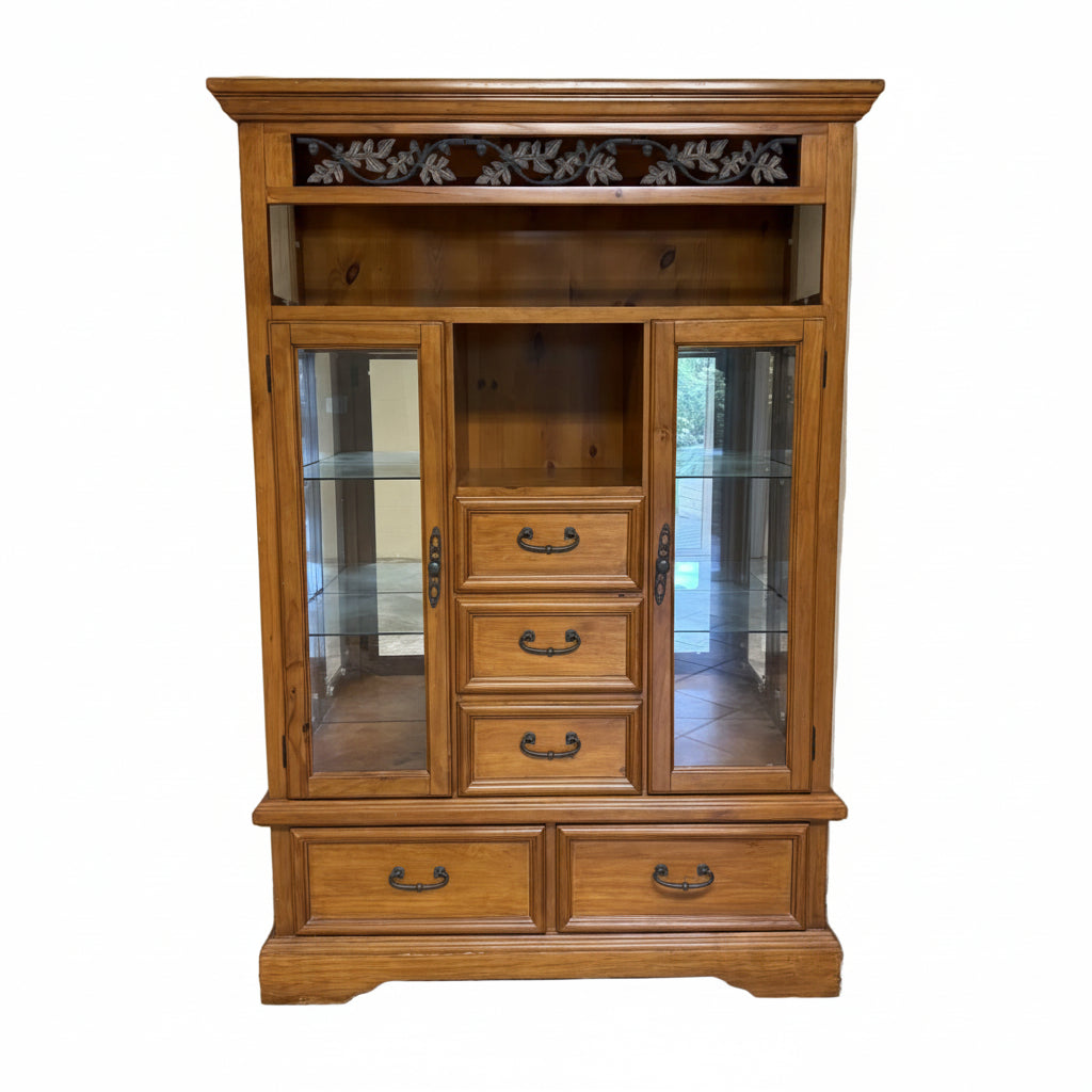 Lighted Hutch/ China Cabinet