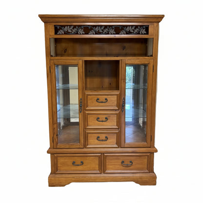 Lighted Hutch/ China Cabinet
