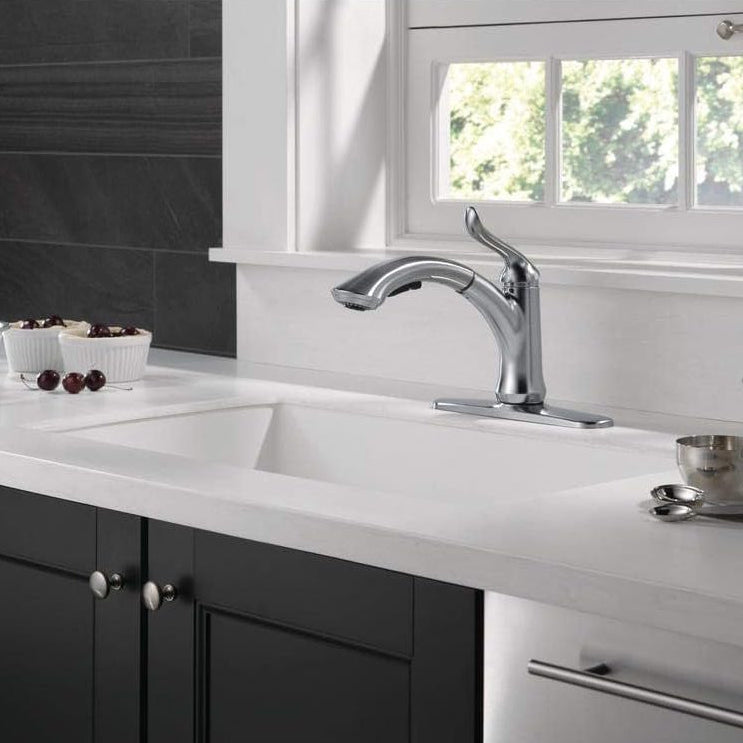 Delta Linden Single Handle Pull-Out Kitchen Faucet