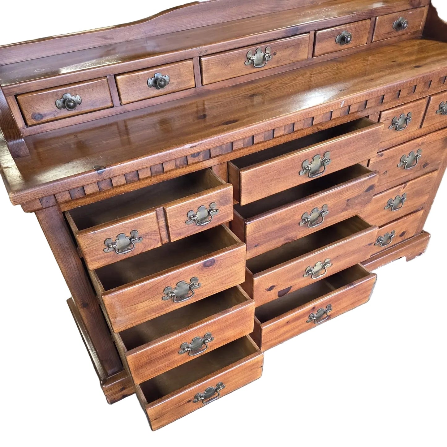 Link-Taylor Pilgrim Pine Dresser