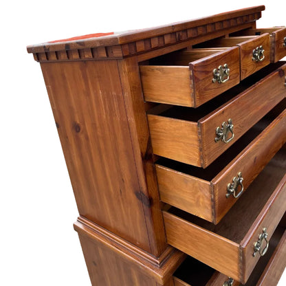 Link-Taylor Colonial Pine 8-Drawer Dresser