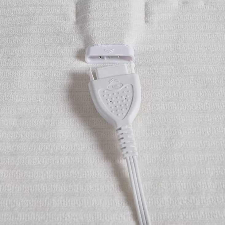 Brookstone Twin Heated Chenille Knit Blanket