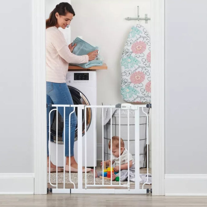 Regalo Easy Step Metal Walk Through Gate - White