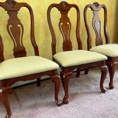Queen Anne Cherry Dining Set