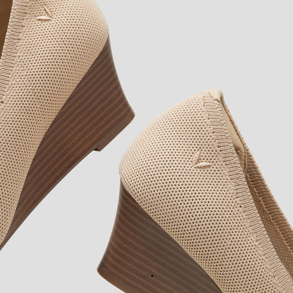 VIVAIA Pointed-Toe Aria Wedge Pro