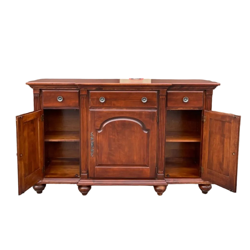 21st Century Nichols & Stone Traditional Maple Country Estates Credenza