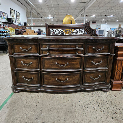 Tuscany Dresser with Mirror