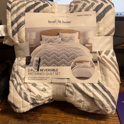 Heart & Home Twin/Twin XL Reversible Quilt Set
