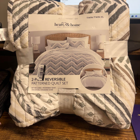 Heart & Home Twin/Twin XL Reversible Quilt Set