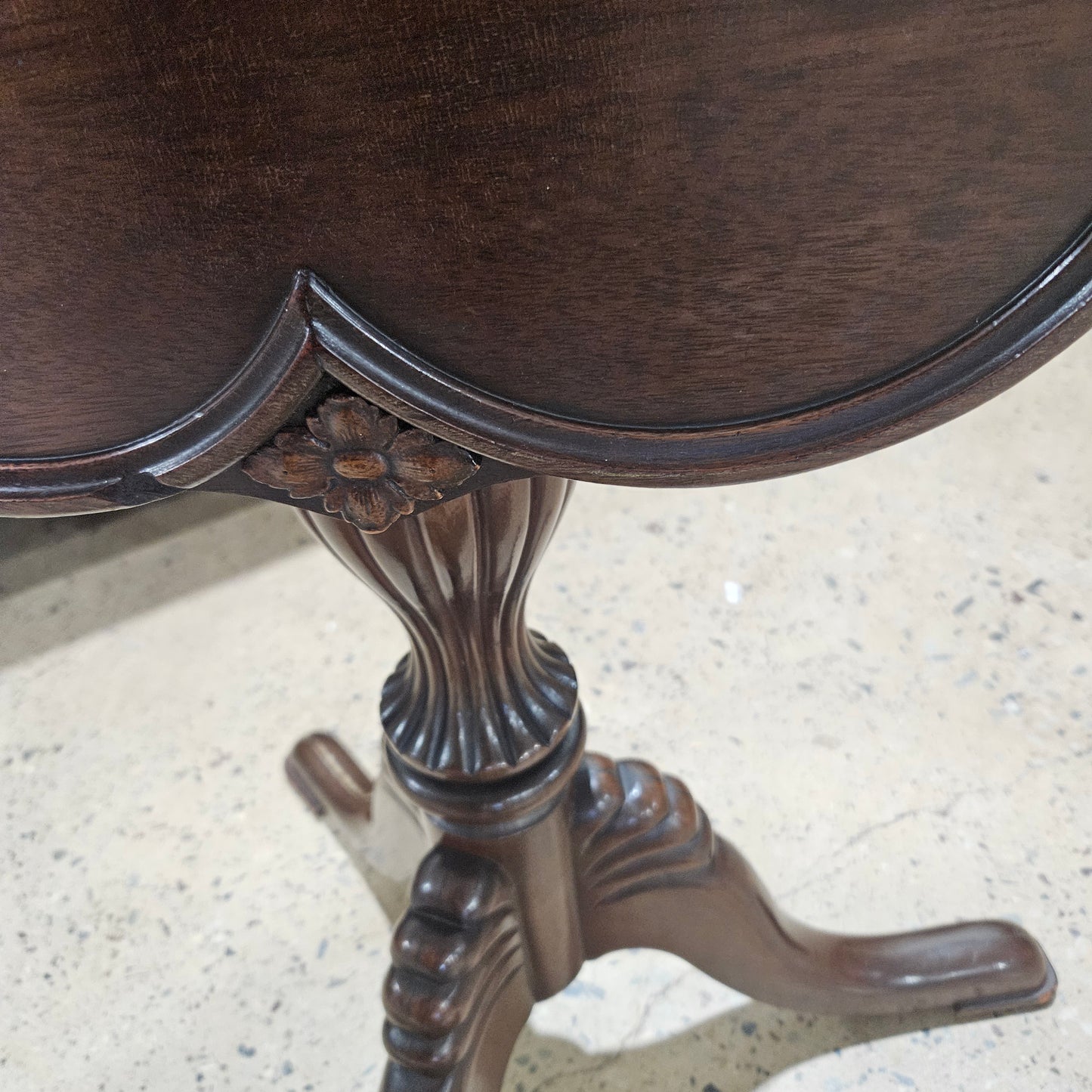 Mahogany Pie Crust Tilt Top Table