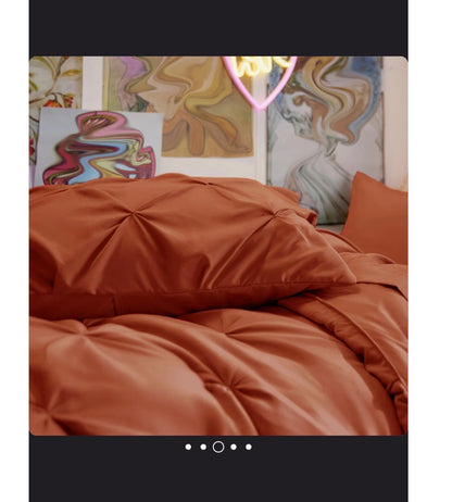 Bedsure Queen Pintuck Bed-in-a-Bag Burnt Orange Pinch Pleat Comforter with Sheets, Pillowcases & Shams (New in Box)