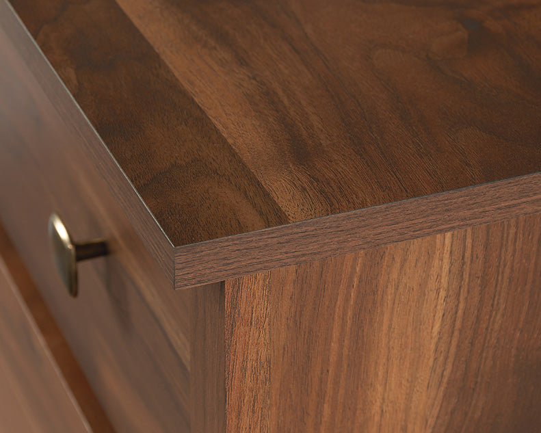 4-Drawer Dresser Chest in Grand Walnut