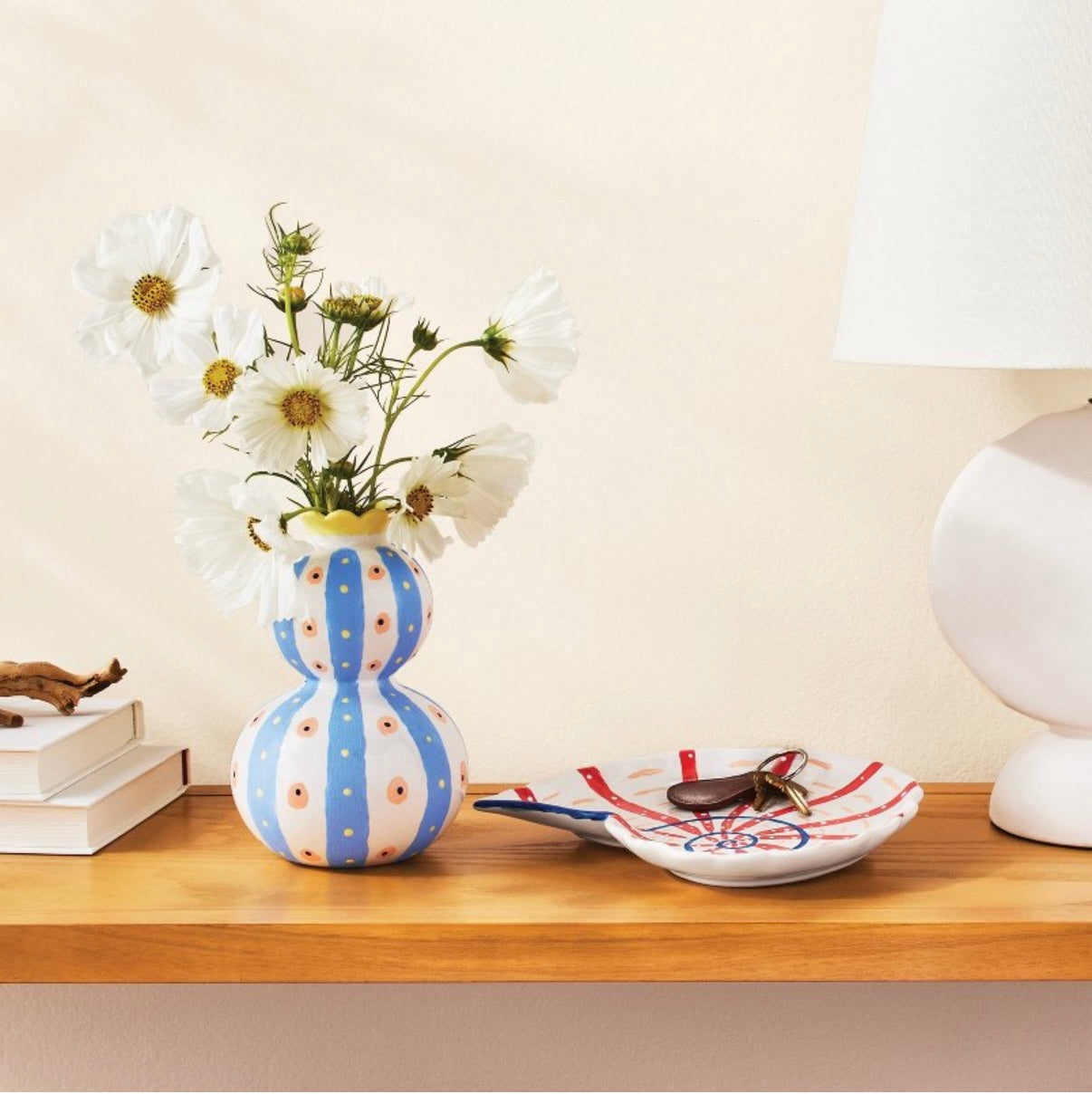 Mondo Llama Ceramic Vase & Plate Kit