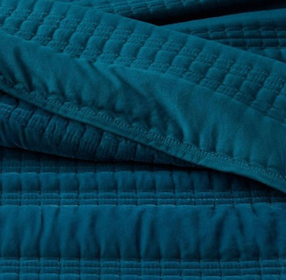 Threshold Lofty Velvet Quilt (Teal)