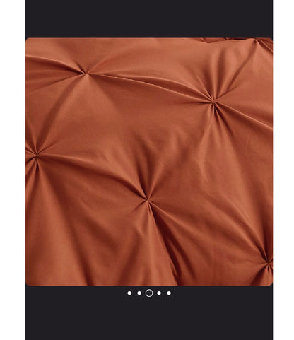 Bedsure Queen Pintuck Bed-in-a-Bag Burnt Orange Pinch Pleat Comforter with Sheets, Pillowcases & Shams (New in Box)