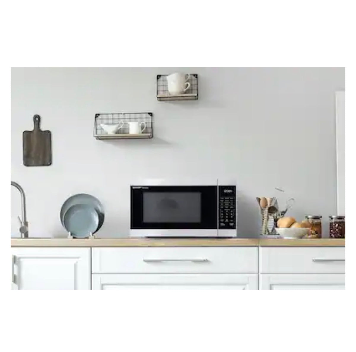 Sharp 1.1 CuFt. Countertop Microwave with Sensor Cooking (Stainless Steel) (New in Box)