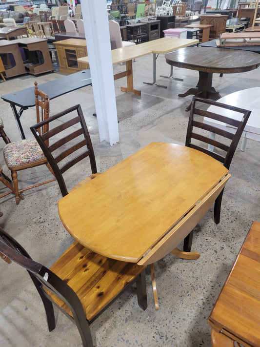 Drop leaf table with 3 chairs