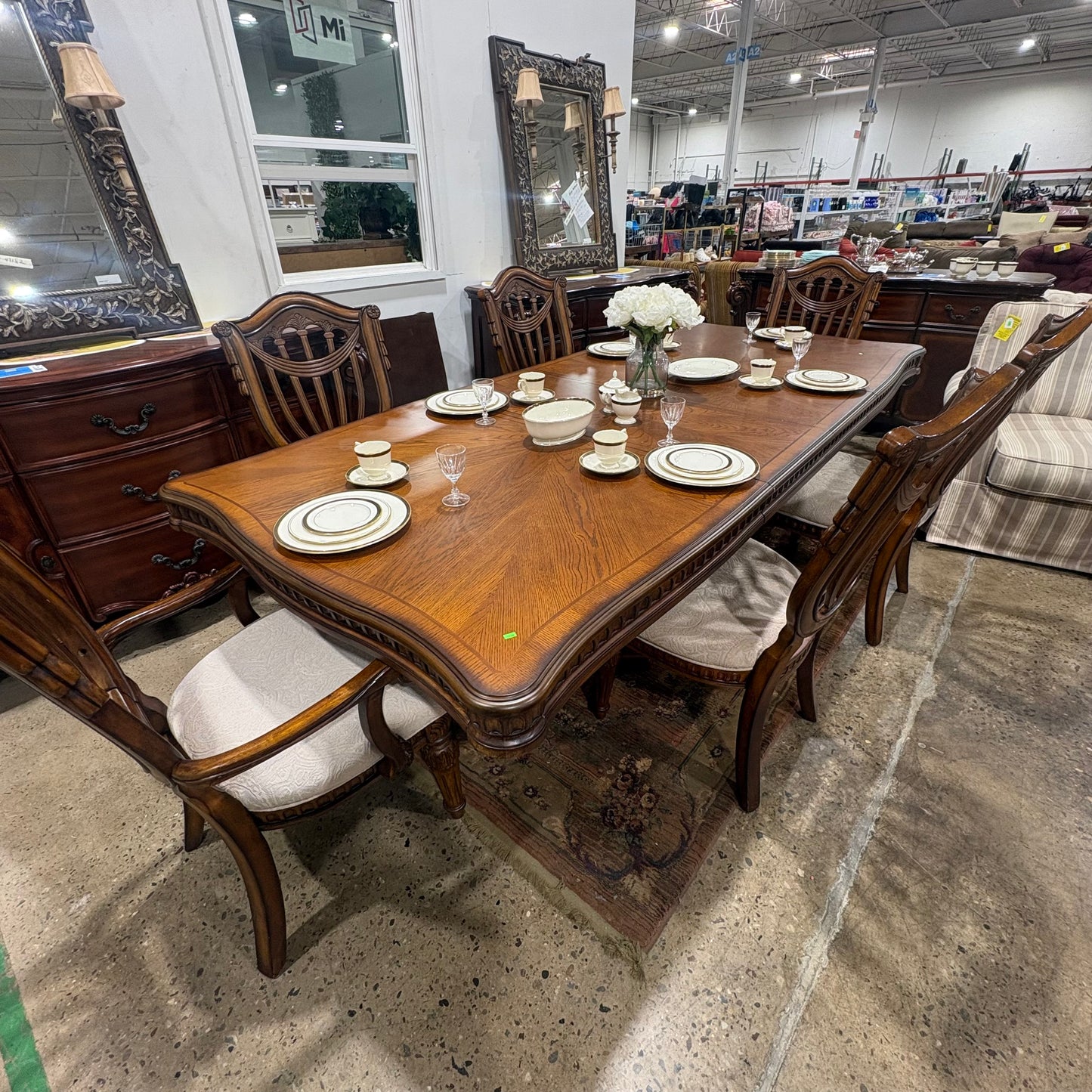Dining Table w/ 6 Chairs