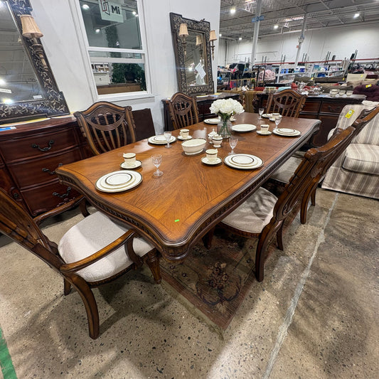 Dining Table w/ 6 Chairs