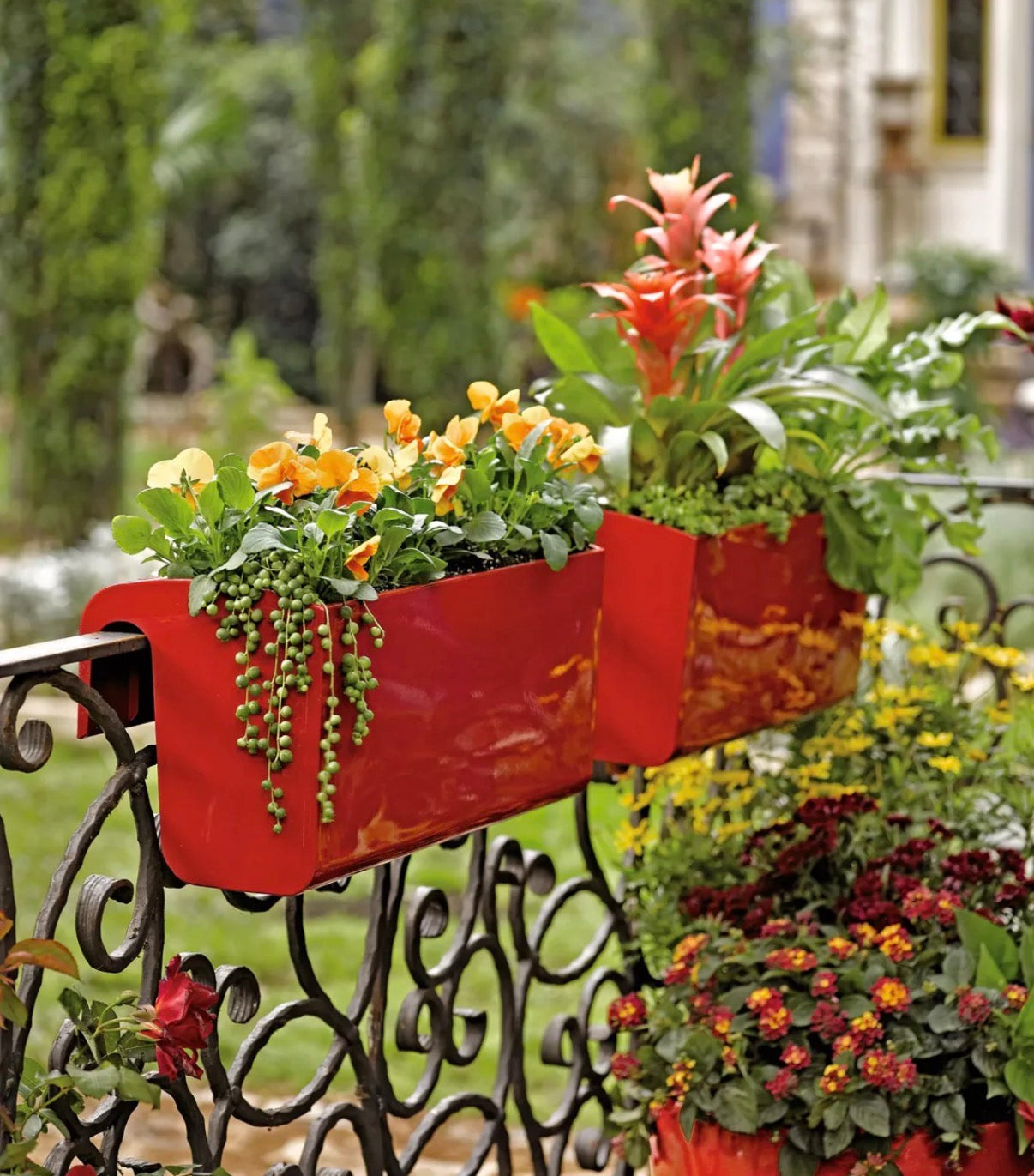 Viva Self Watering Balcony Railing Planter (Black: New in box)