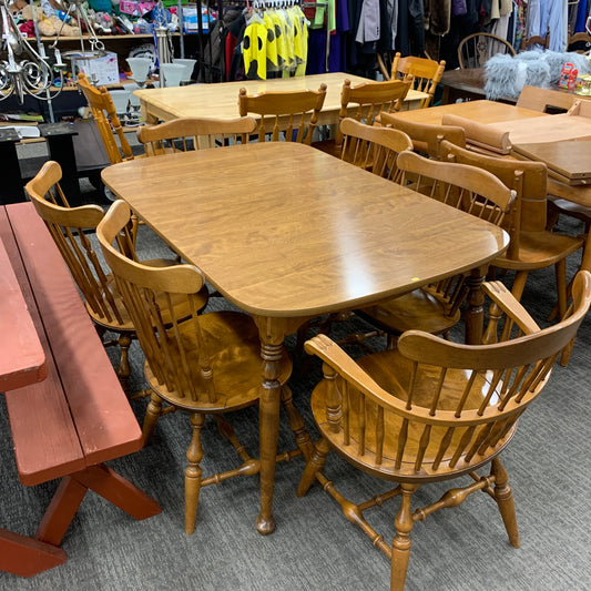 Ethan Allen Dining Table and 6 Chairs