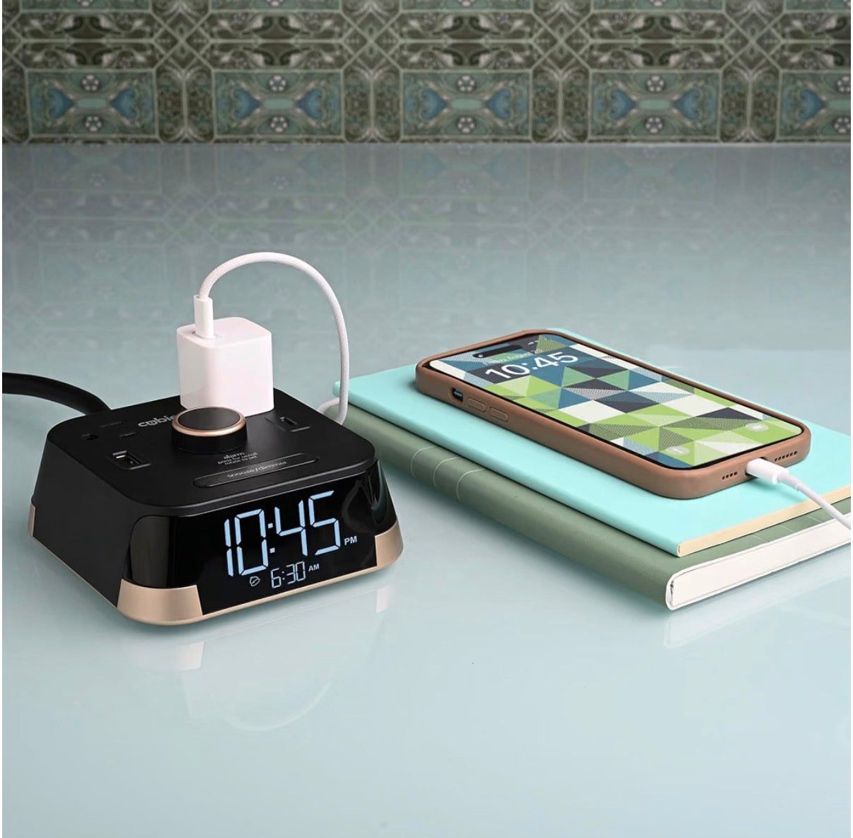 Brandstand CubieTime - User friendly & convenient alarm clock charger