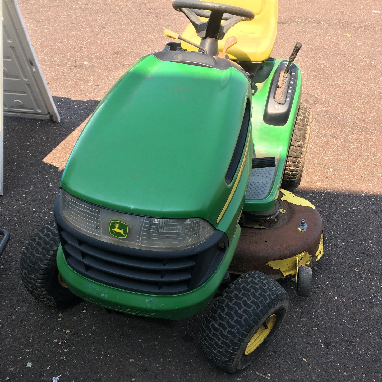 John Deere Riding Mower