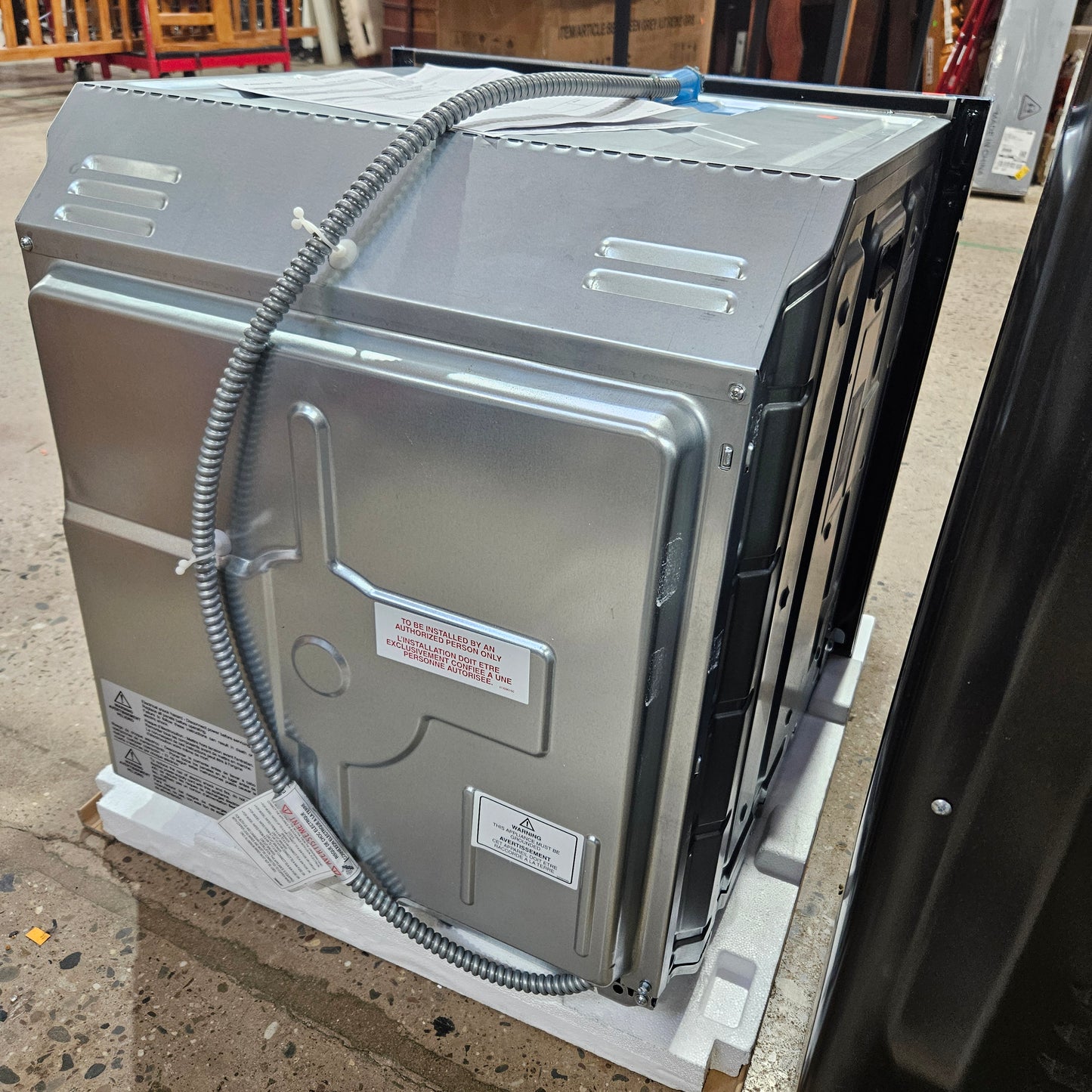 Bosch 500 Series 24" Stainless Single Convection Electric Wall Oven