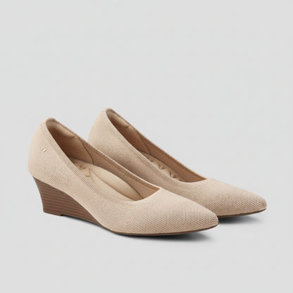 VIVAIA Pointed-Toe Aria Wedge Pro