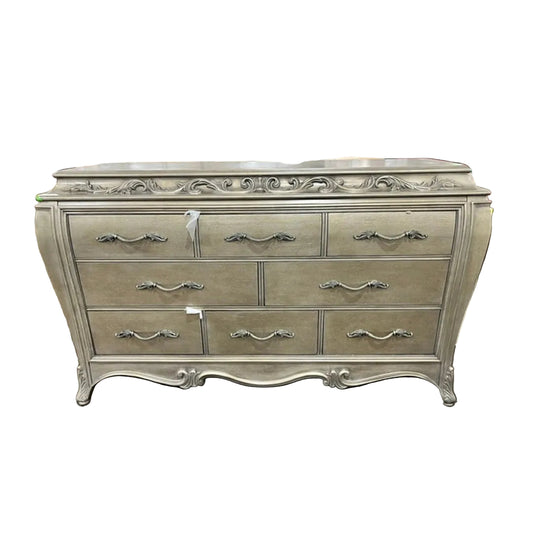 (New) Pulaski Furniture Bedroom Rhianna Dresser