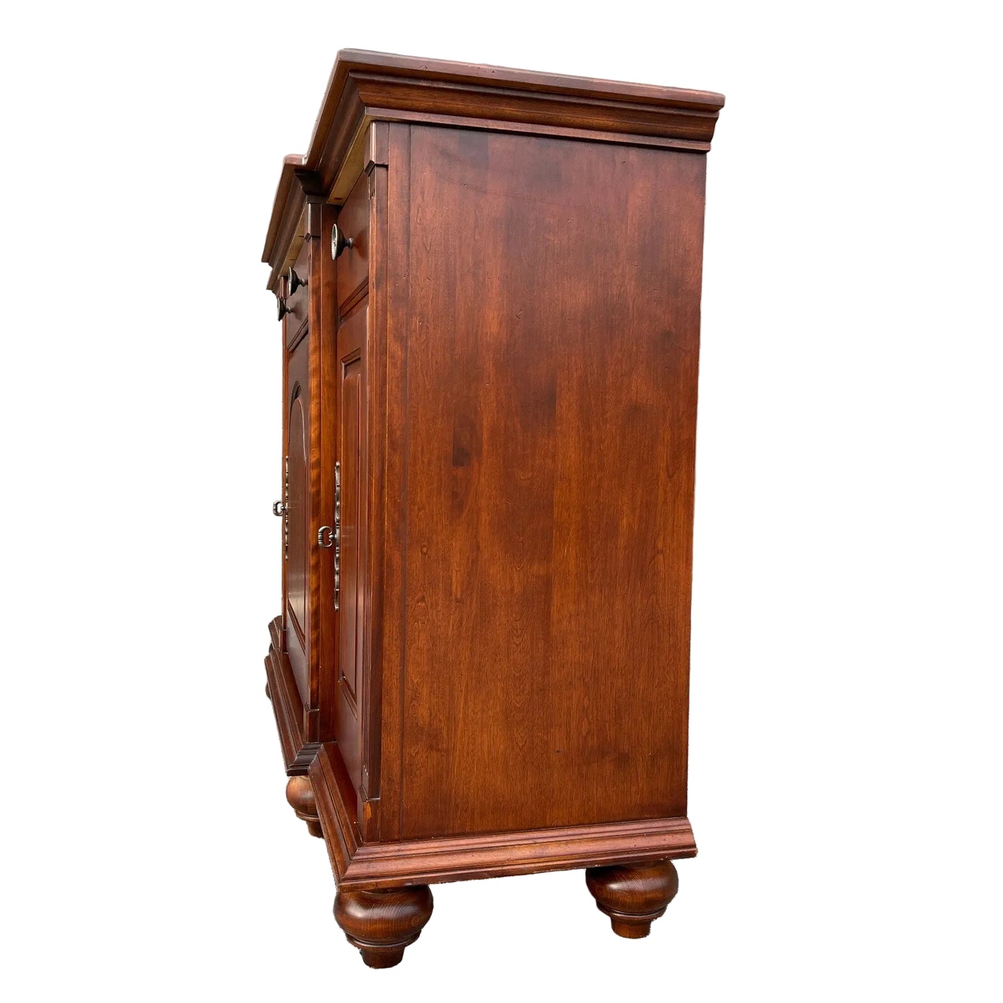 21st Century Nichols & Stone Traditional Maple Country Estates Credenza