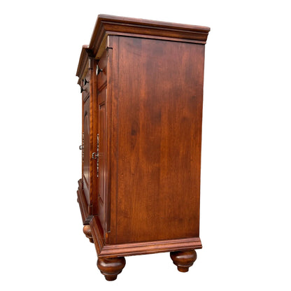 21st Century Nichols & Stone Traditional Maple Country Estates Credenza